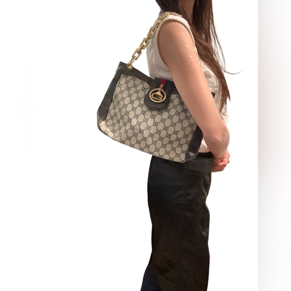 Gucci vintage shoulder bag